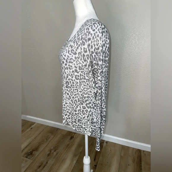 OLIVACEOUS women’s animal print top - Picture 3 of 8